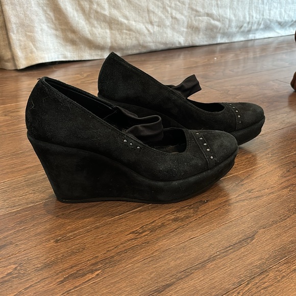 Cordani blk suede platform wedges size 9.5/10 - label is missing - Picture 8 of 9
